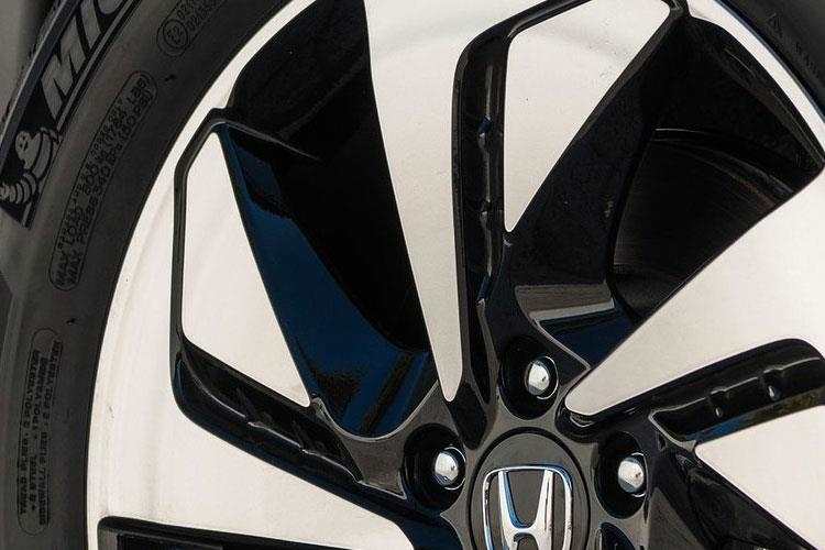 4050491 2.0 ePHEV Advance Tech 5dr eCVT [NI]