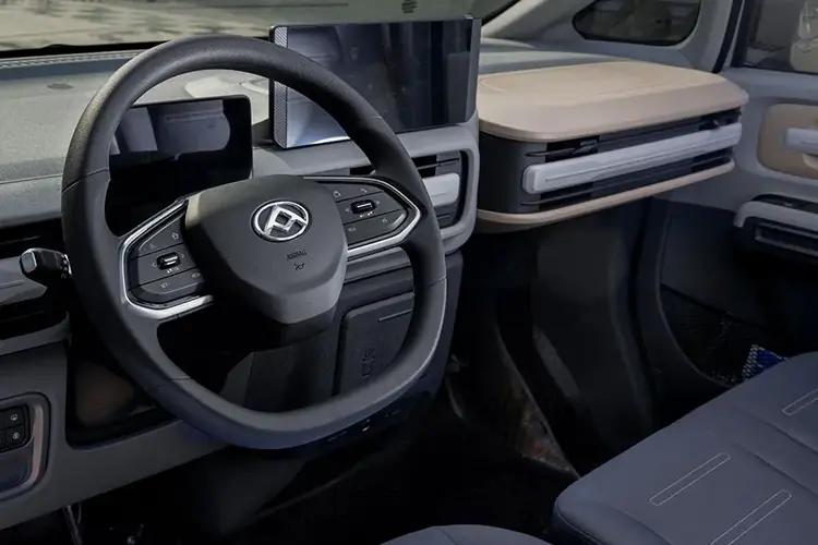 3943497 120kW H2 Van 64kWh Auto