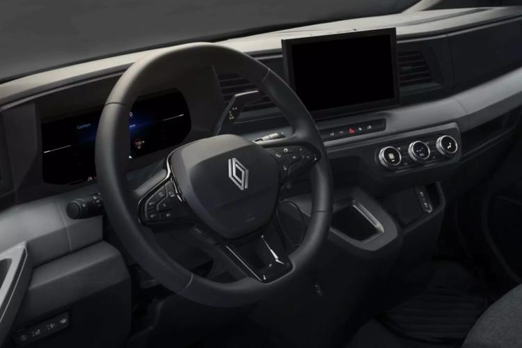 3846878 LM35 104kW 87kWh Advance Medium Roof Van Auto