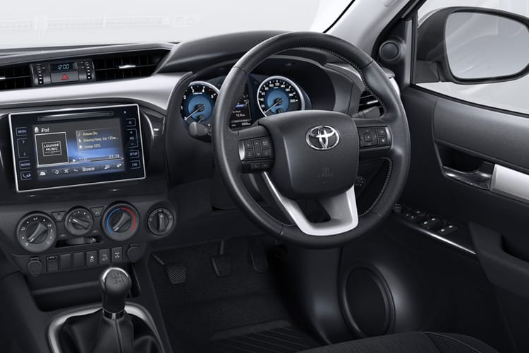 3844119 Invincible X D/Cab Pick Up 2.8 D 48V Auto